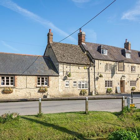 The Lion Bicester Wendlebury Exterior photo